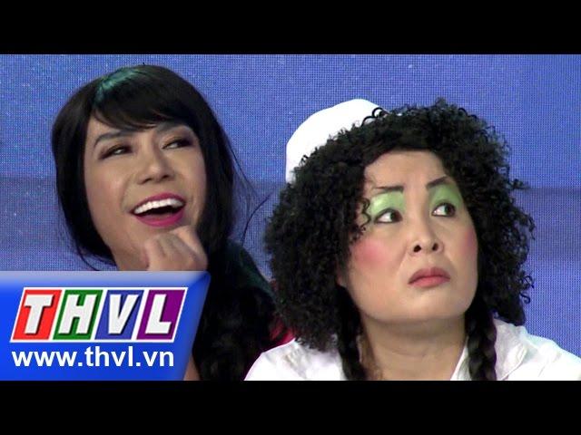 Anh Vũ đậu trên tay Hồng Vân