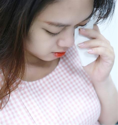Mơ thấy cãi nhau với mẹ ruột và cảm giác giận dữ