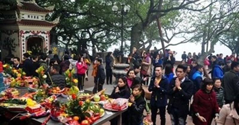 Cúng Phật tại chùa
