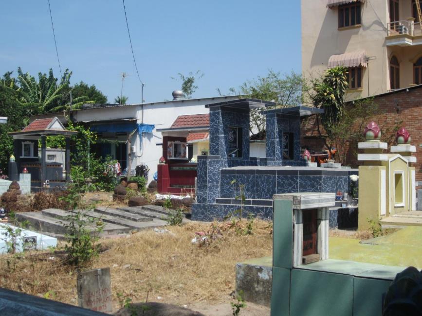 Đi ngang nghĩa địa ban ngày