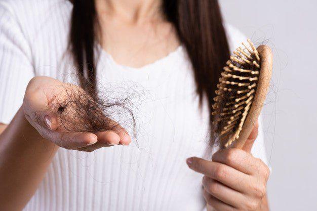 Giải mã giấc mơ tóc rụng nhiều kèm gàu