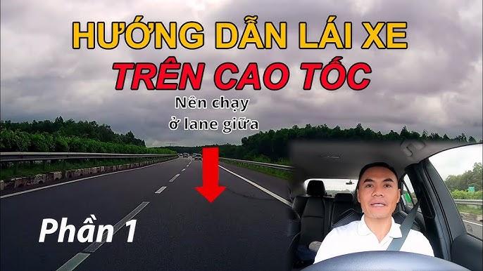 Lái xe tải trên đường cao tốc