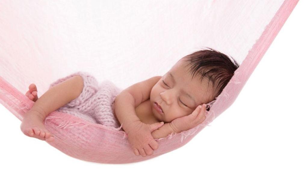 Mẹ nằm võng yên bình