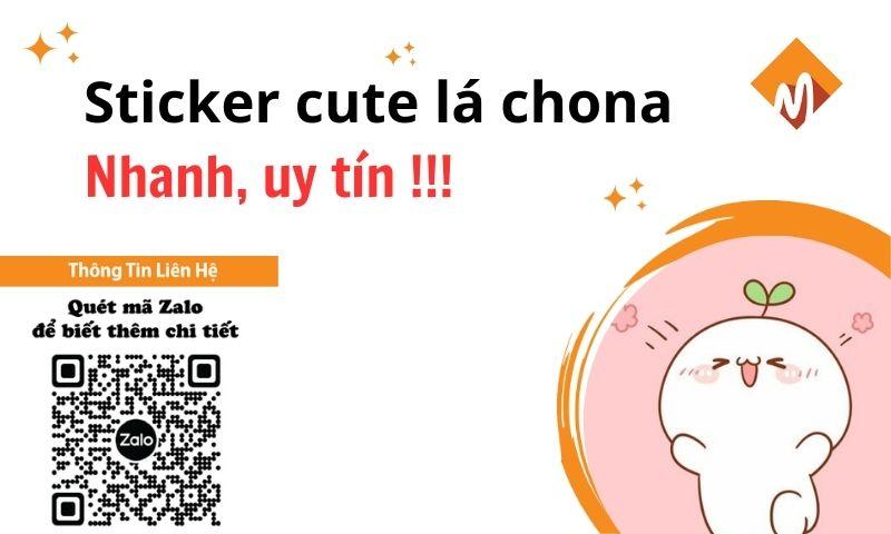 Hình ảnh chú mèo con màu trắng đáng yêu đang chơi đùa