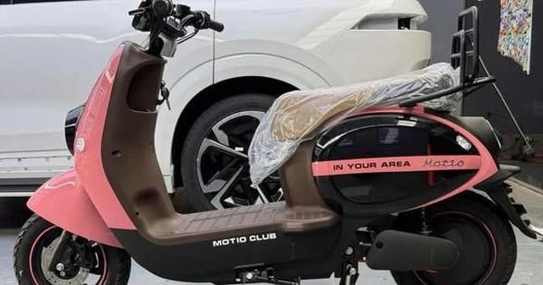 Mua xe máy mới đỏ tươi