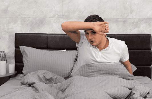 Nằm mơ đổ mồ hôi khi làm việc