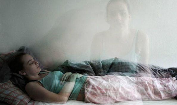 Nằm Mơ Thấy Người Chết Cho Tiền Đánh Con Gì?
