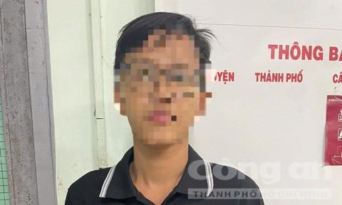 Ngã xe máy xuống hồ