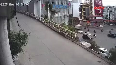 Nằm mơ thấy bà cụ đánh đề con gì?