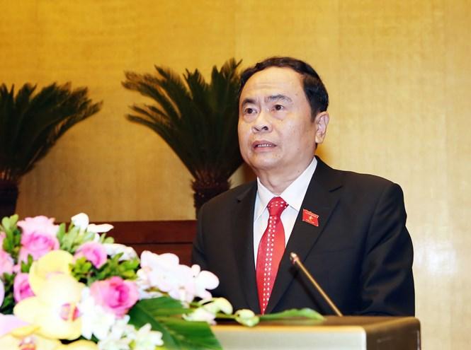 Tham gia xây dựng