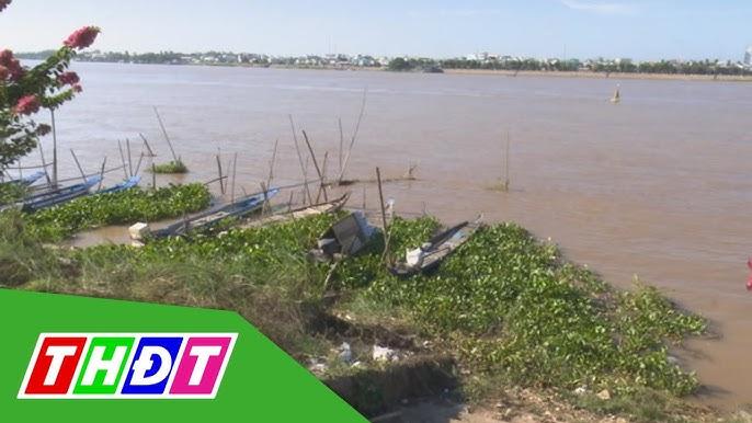 Xác chết nổi trên sông